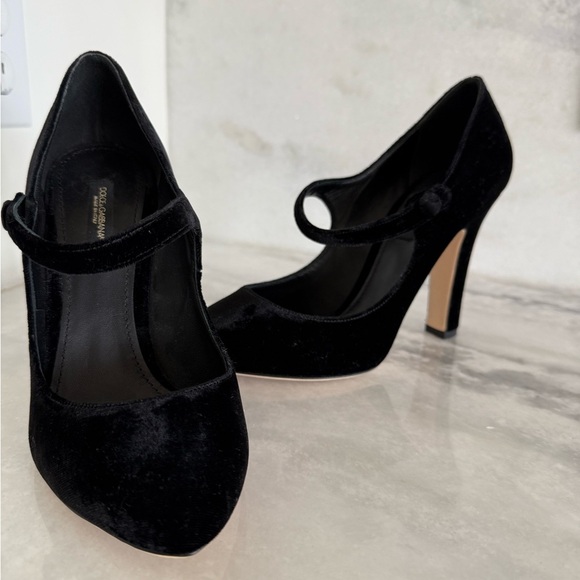 DOLCE & GABBANA Black Velvet Mary Jane Pumps Heels •38 w/ red D&G box - Picture 3 of 13